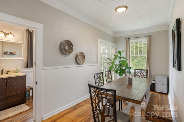 506 W Blue Ridge Road, East Flat Rock, NC 28726