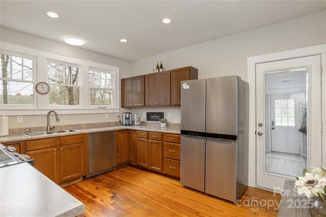 506 W Blue Ridge Road, East Flat Rock, NC 28726