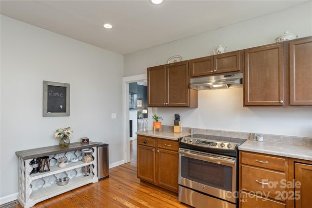 506 W Blue Ridge Road, East Flat Rock, NC 28726