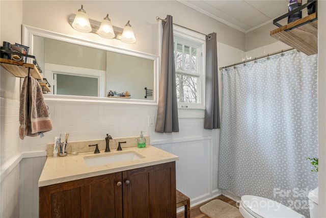 506 W Blue Ridge Road, East Flat Rock, NC 28726