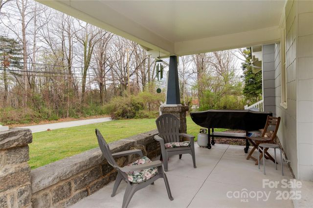 506 W Blue Ridge Road, East Flat Rock, NC 28726