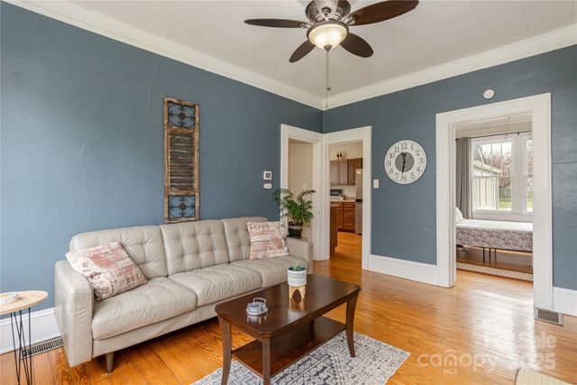 506 W Blue Ridge Road, East Flat Rock, NC 28726