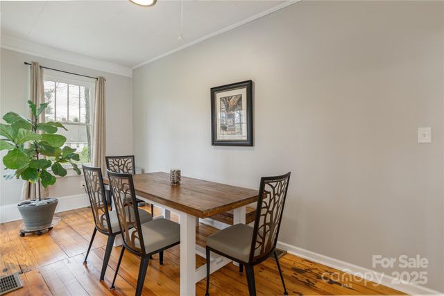 506 W Blue Ridge Road, East Flat Rock, NC 28726