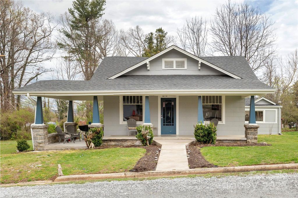 506 W Blue Ridge Road, East Flat Rock, NC 28726