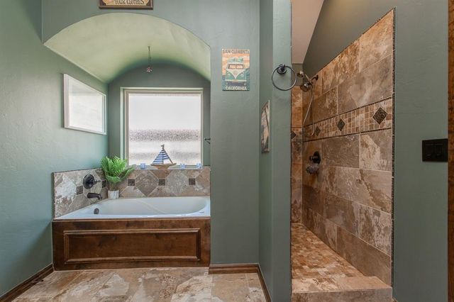 18121 Haslemere Lane, Edmond, OK 73012