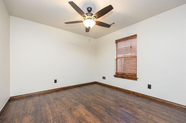 18121 Haslemere Lane, Edmond, OK 73012