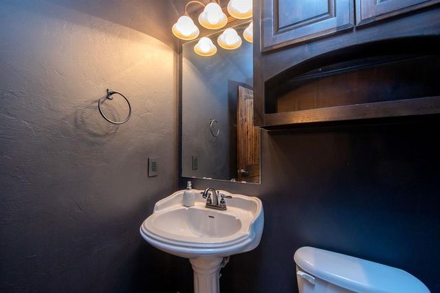 18121 Haslemere Lane, Edmond, OK 73012