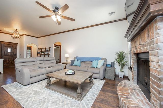 18121 Haslemere Lane, Edmond, OK 73012