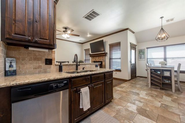 18121 Haslemere Lane, Edmond, OK 73012