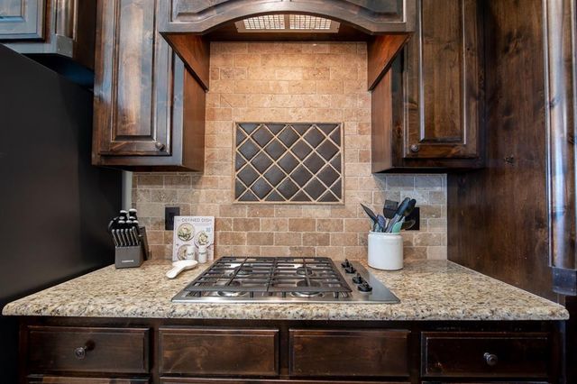 18121 Haslemere Lane, Edmond, OK 73012