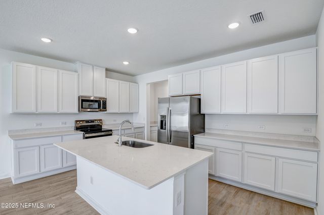 6009 ORACLE Court, Jacksonville, FL 32205