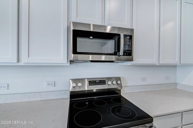 6009 ORACLE Court, Jacksonville, FL 32205
