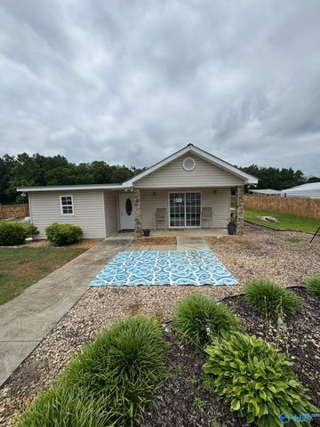 4280 Woods Cove Road, Scottsboro, AL 35768