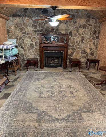 4280 Woods Cove Road, Scottsboro, AL 35768