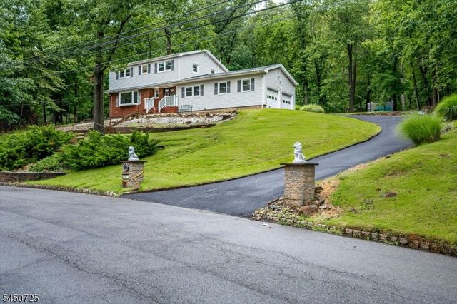 40 Longview Dr, Green Brook Twp., NJ 08812