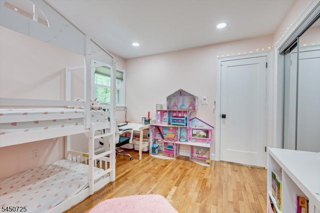 40 Longview Dr, Green Brook Twp., NJ 08812