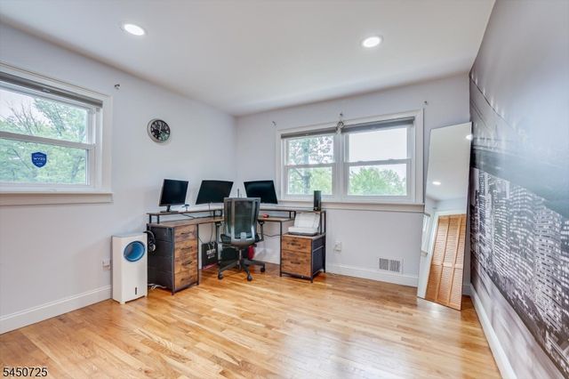 40 Longview Dr, Green Brook Twp., NJ 08812