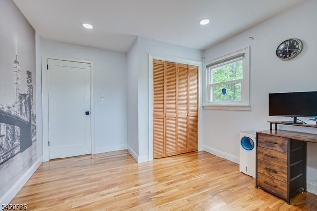 40 Longview Dr, Green Brook Twp., NJ 08812