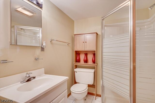 40 Longview Dr, Green Brook Twp., NJ 08812