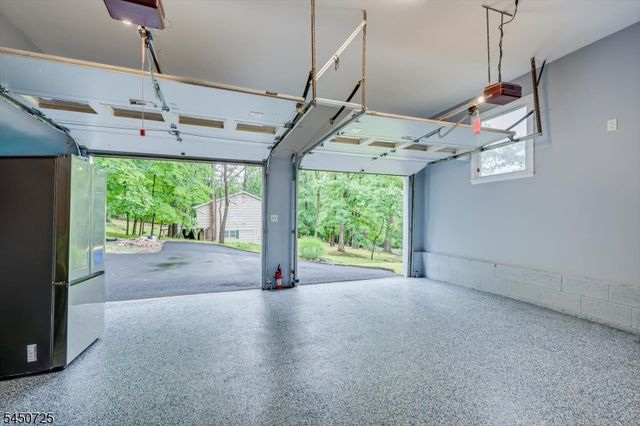 40 Longview Dr, Green Brook Twp., NJ 08812