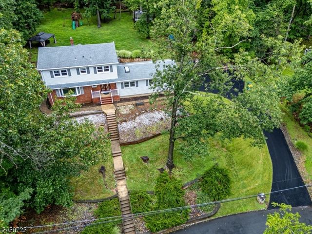 40 Longview Dr, Green Brook Twp., NJ 08812