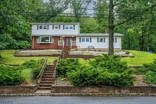 40 Longview Dr, Green Brook Twp., NJ 08812