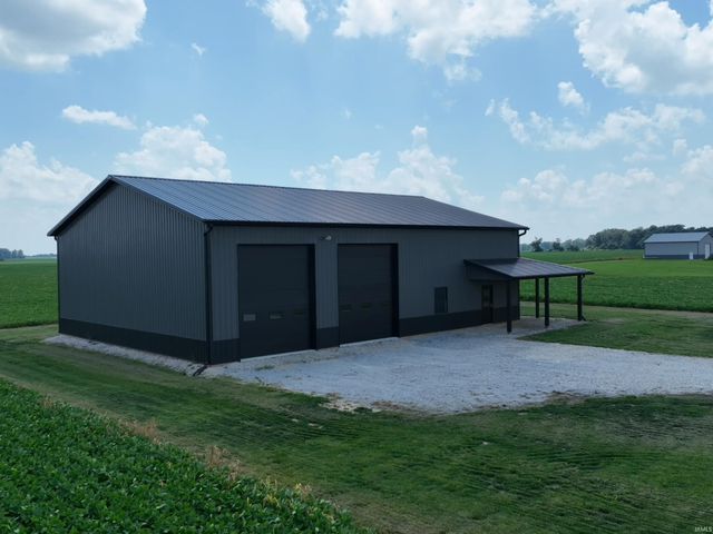 175 N 725 east Crossroads, Monticello, IN 47960