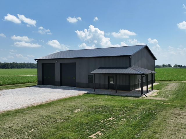 175 N 725 east Crossroads, Monticello, IN 47960