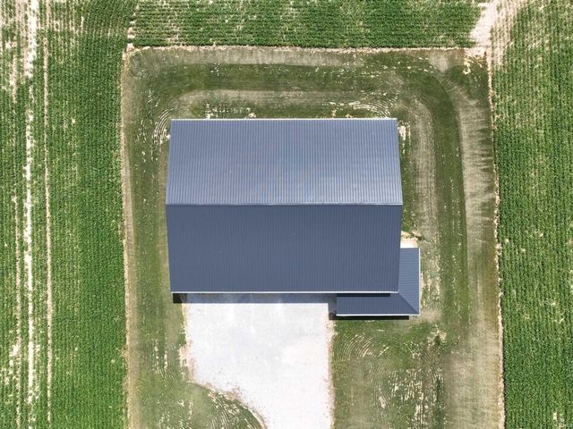 175 N 725 east Crossroads, Monticello, IN 47960