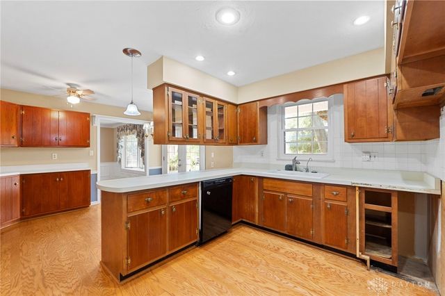 2933 Stonehaven Drive, Springfield, OH 45503