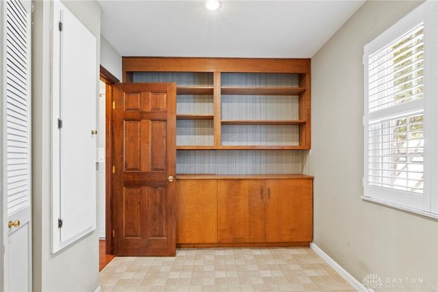 2933 Stonehaven Drive, Springfield, OH 45503