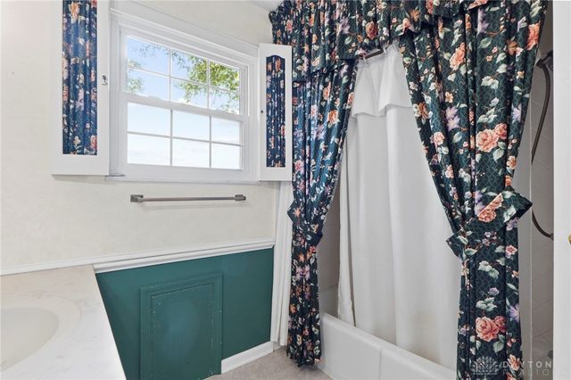 2933 Stonehaven Drive, Springfield, OH 45503