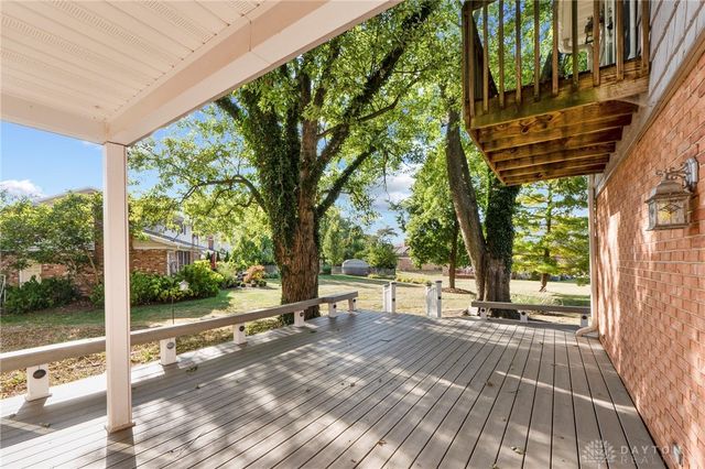 2933 Stonehaven Drive, Springfield, OH 45503