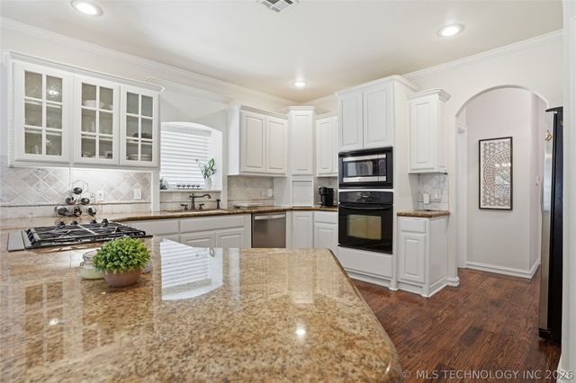11918 S 92nd East Avenue, Bixby, OK 74008