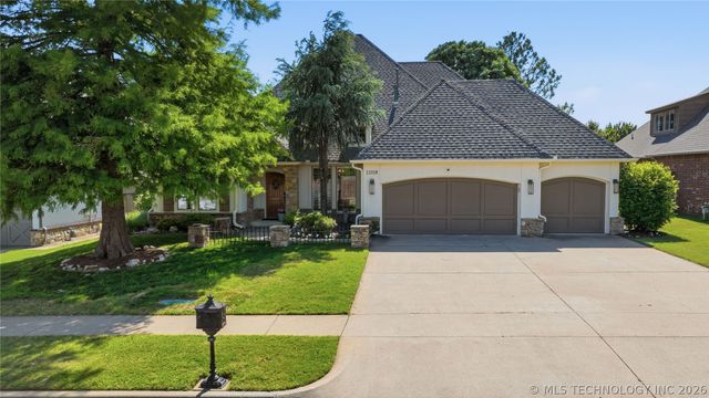 11918 S 92nd East Avenue, Bixby, OK 74008