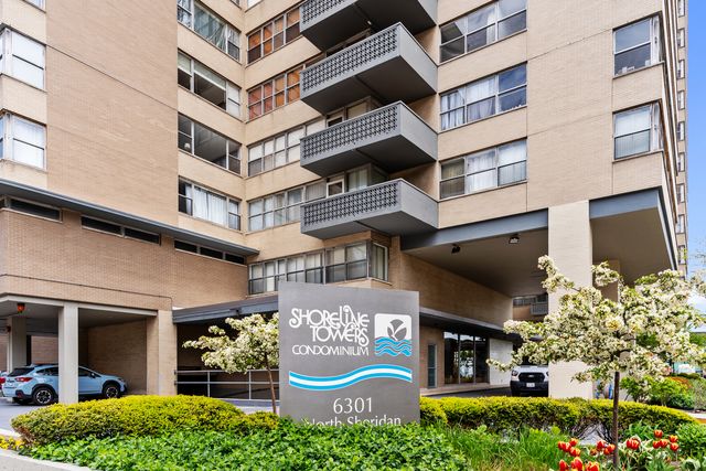 6301 N Sheridan Road 11D, Chicago, IL 60660