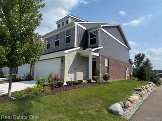 297 Strawberry Drive, Rochester Hills, MI 48307