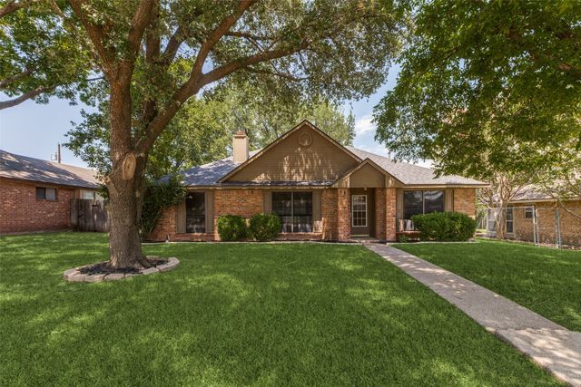 7701 Seascape Drive, Rowlett, TX 75088