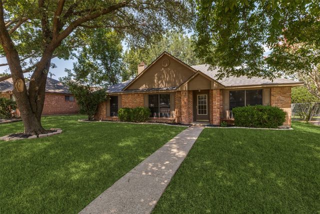 7701 Seascape Drive, Rowlett, TX 75088