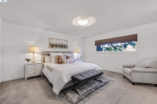 1120 Hollywood Ave 1, Oakland, CA 94602