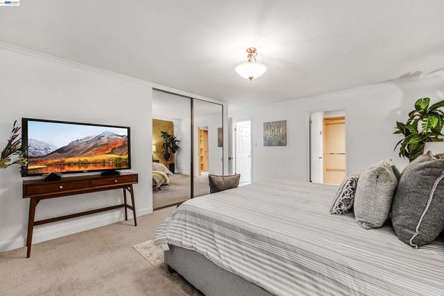 1120 Hollywood Ave 1, Oakland, CA 94602