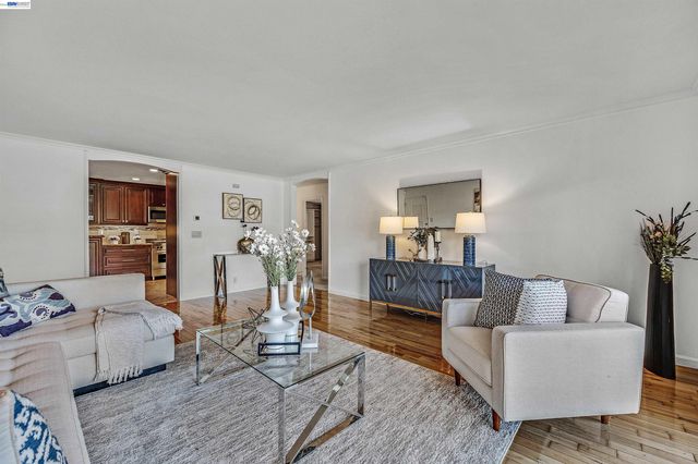 1120 Hollywood Ave 1, Oakland, CA 94602