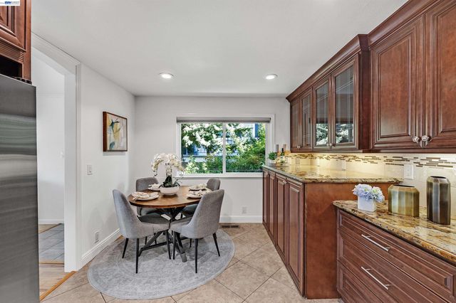 1120 Hollywood Ave 1, Oakland, CA 94602