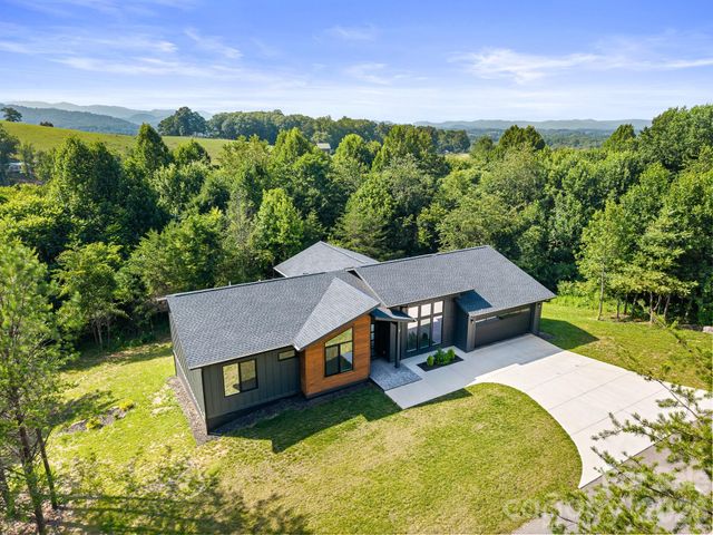 4 Tremorra Trail, Leicester, NC 28748