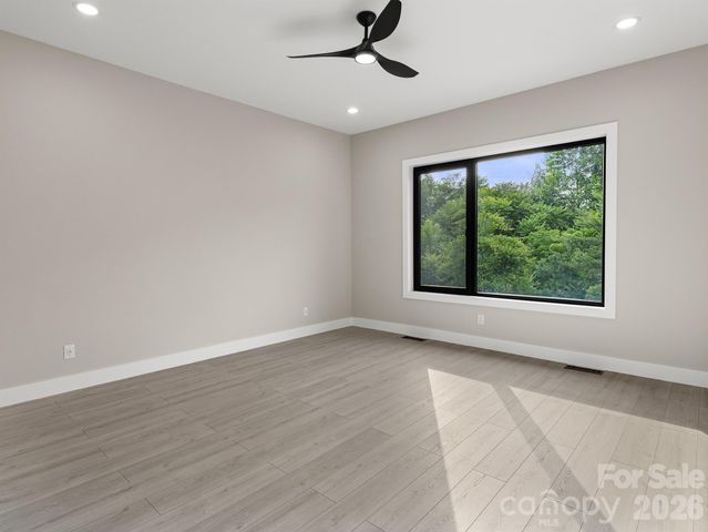 4 Tremorra Trail, Leicester, NC 28748