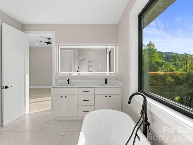 4 Tremorra Trail, Leicester, NC 28748