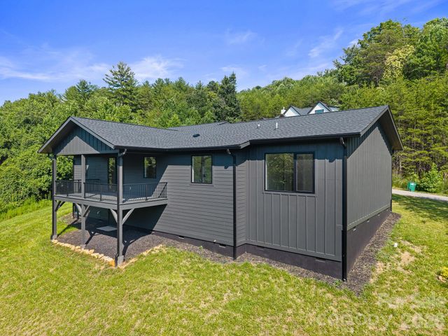 4 Tremorra Trail, Leicester, NC 28748