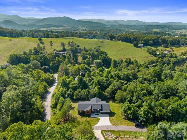 4 Tremorra Trail, Leicester, NC 28748