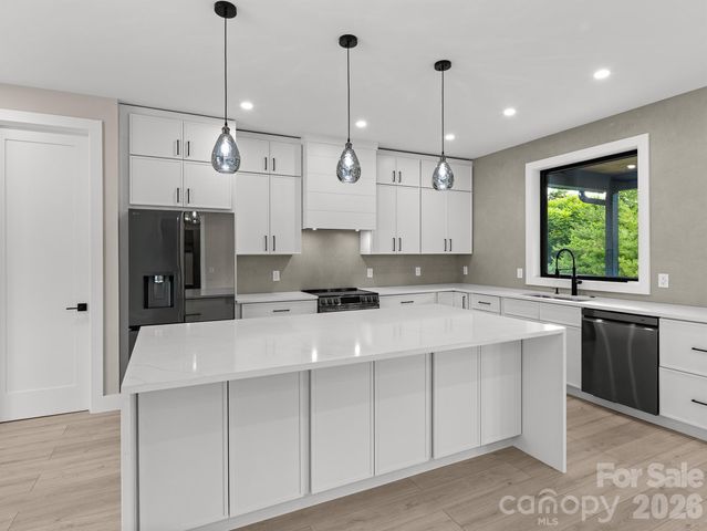 4 Tremorra Trail, Leicester, NC 28748
