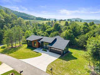 4 Tremorra Trail, Leicester, NC 28748